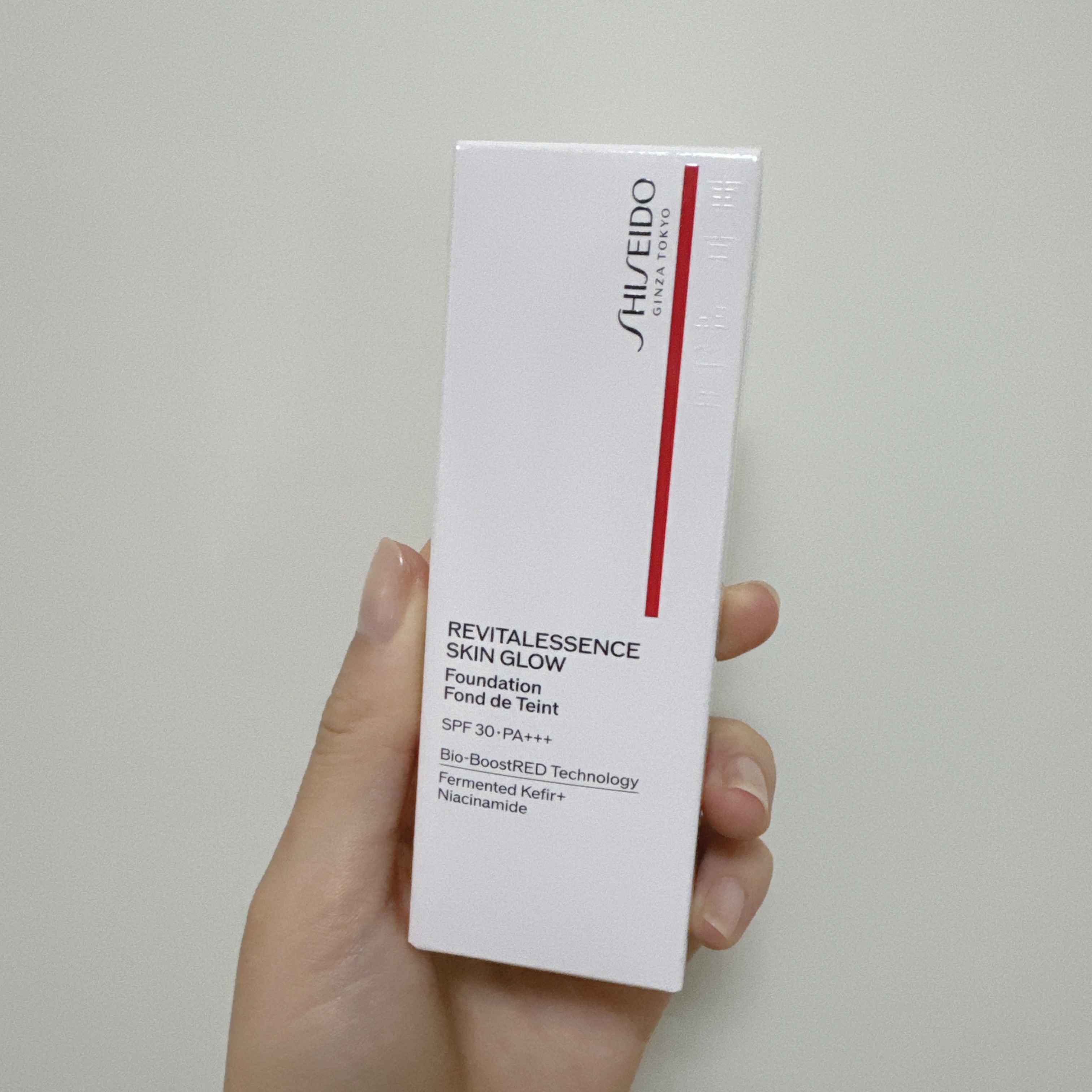 エッセンス スキングロウ ファンデーション 140 Porcelain/SHISEIDO/リキッドファンデーションを使ったクチコミ（2枚目）