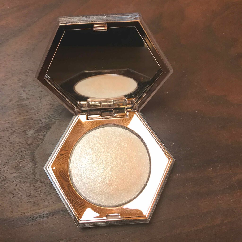DIAMOND BOMB/FENTY BEAUTY BY RIHANNA/パウダーハイライトを使ったクチコミ(1枚目)