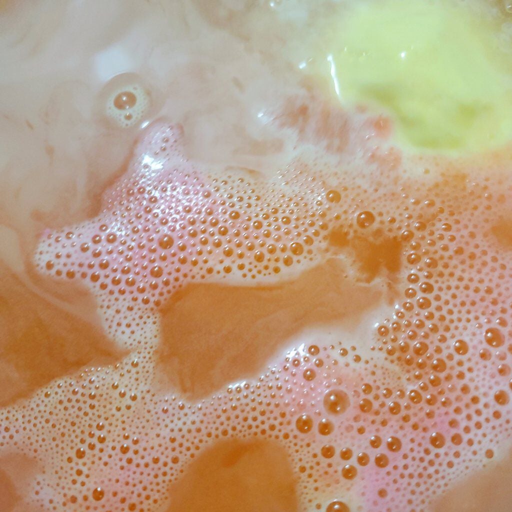 ゴールデンプディング(バスボム)/ラッシュ/入浴剤を使ったクチコミ(3枚目)