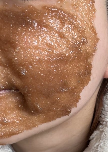 ブラックシュガー パーフェクト エッセンシャル スクラブ2X/SKINFOOD/洗い流すパック・マスクを使ったクチコミ(3枚目)