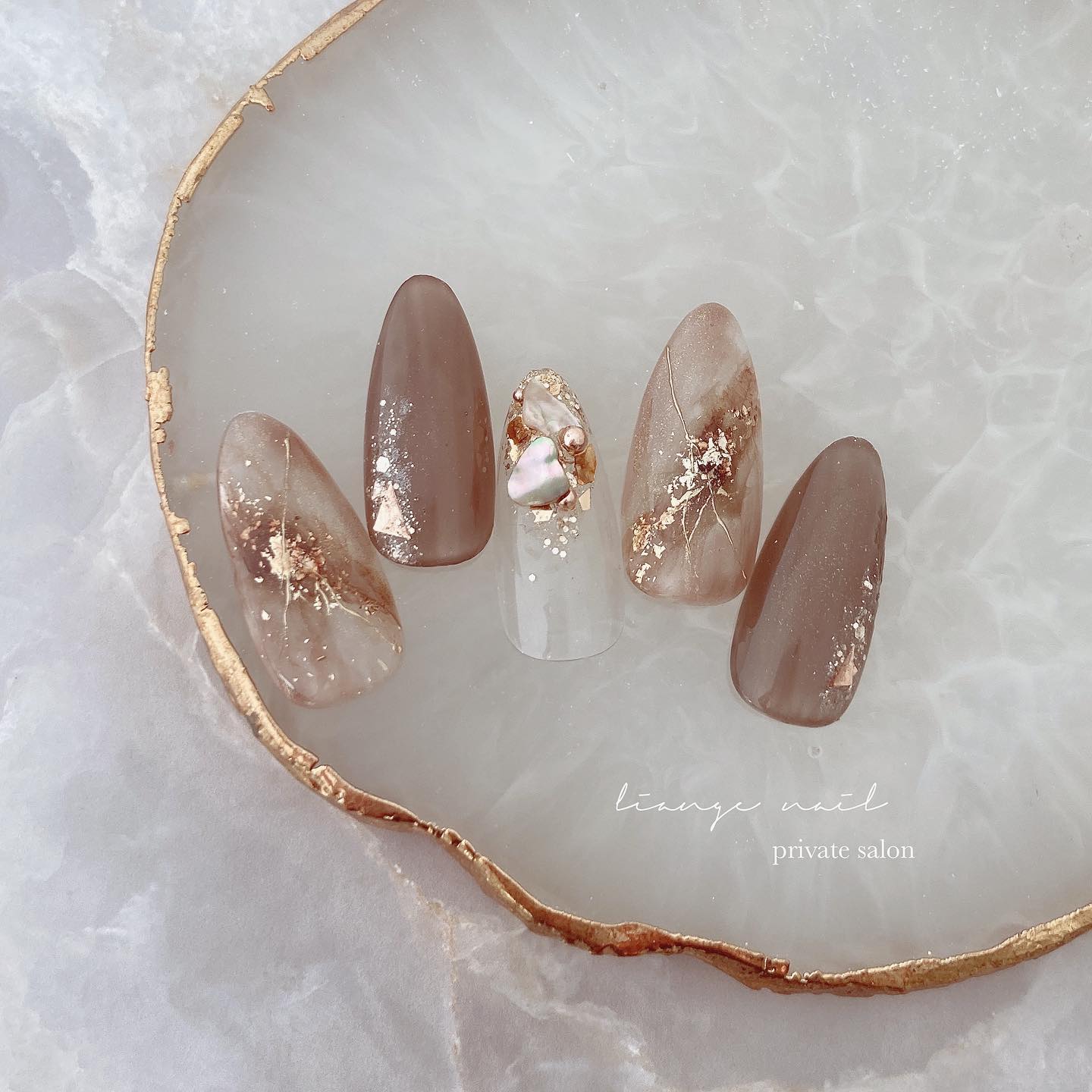 #リアンジェネイル,#柏ネイル,#ネイル,#春ネイル,#大人ニュアンスネイル,#ニュアンスネイル,#ジェルネイル,#ミラーネイル,#天然石ネイル,#ブラウンネイル,#シェルネイルのネイルデザイン