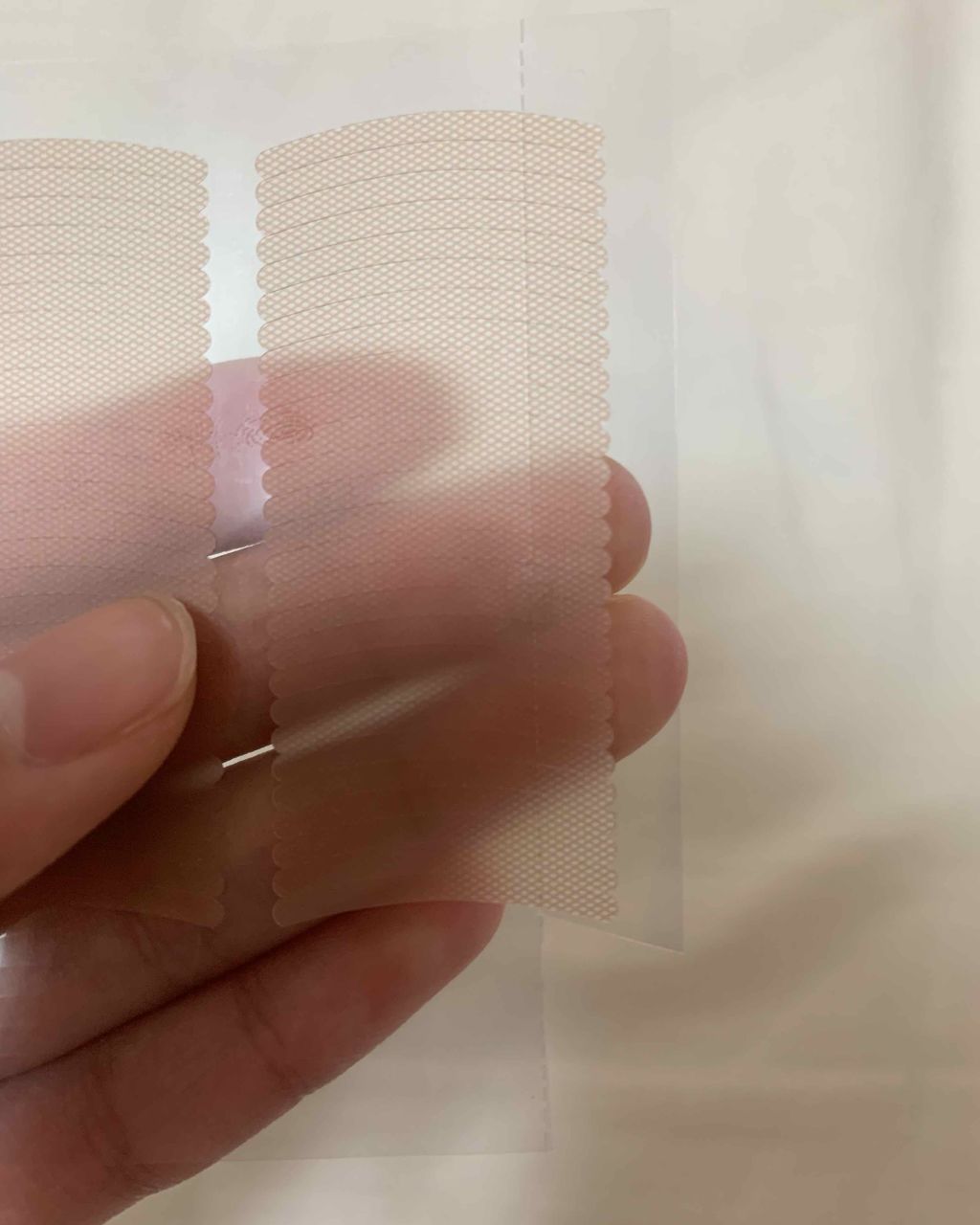 アイテープ(絆創膏タイプ、レギュラー、70枚)/DAISO/二重まぶた用アイテムを使ったクチコミ(4枚目)