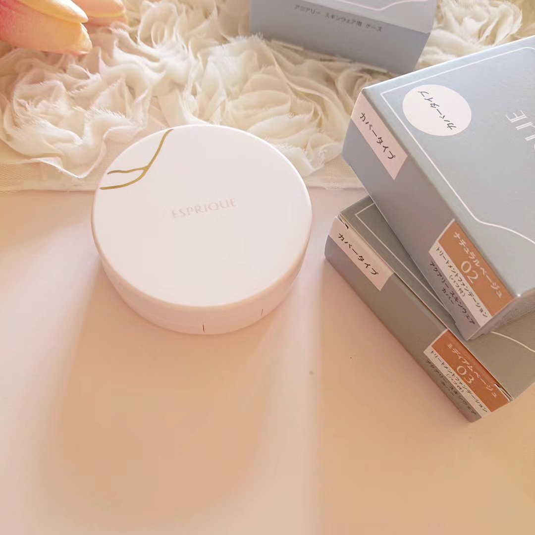 アクアリー スキンウェア カバー 01 ライトベージュ/ESPRIQUE/クッションファンデーションを使ったクチコミ（1枚目）