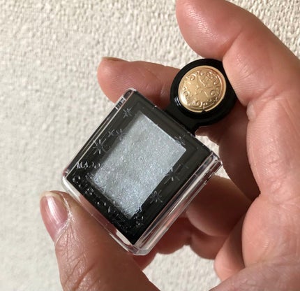 シャドーカスタマイズ (フローティング) BL102 ガラス窓(限定)/MAJOLICA MAJORCA/単色アイシャドウを使ったクチコミ(1枚目)