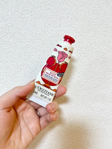 L'OCCITANE ローズヴァインピーチ ハンドクリームのクチコミ「L'OCCITANEローズヴァインピーチ ハンドクリーム
両親からのクリスマス🎄プレゼント🎁で.....」（1枚目）