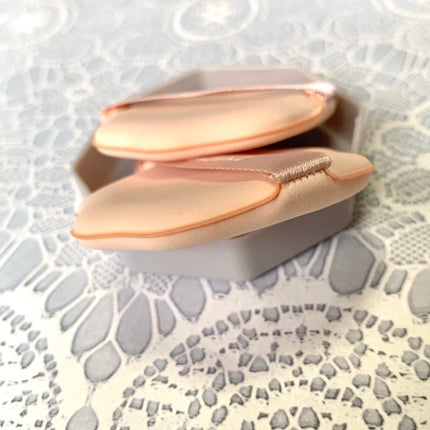 メイクアップパフ(花形、2個、専用ケース付)/DAISO/パフ・スポンジを使ったクチコミ(4枚目)