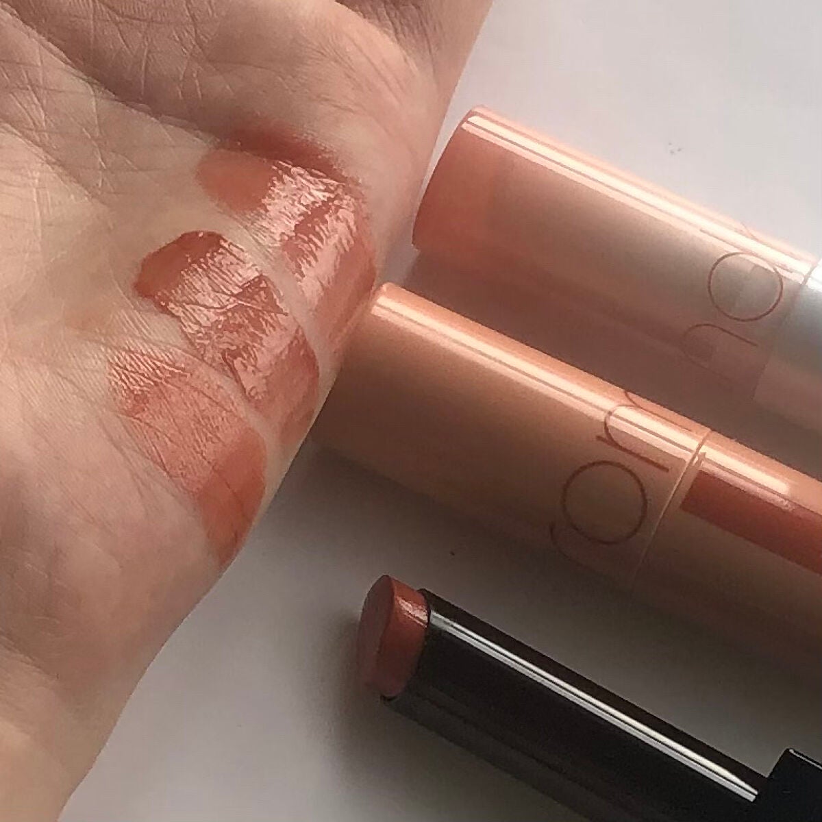 グラスティングメルティングバーム/rom&nd/リップバームを使ったクチコミ(5枚目)