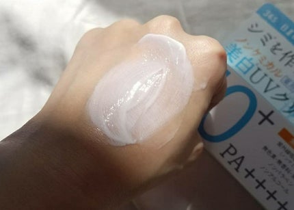 紫外線予報 ノンケミカル薬用美白UVクリームM/紫外線予報/日焼け止めクリームを使ったクチコミ(3枚目)