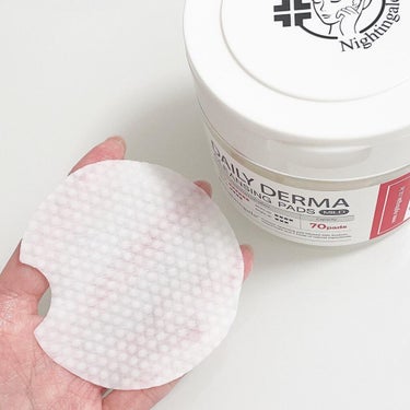 Nightingale(ナイチンゲール) DAILY DERMA CLEANSING PADS MILDのクチコミ「ナイチンゲールさまより、
クレンジングパッドをいただきました🌻

液体がたっぷり染み込んでいて.....」（3枚目）