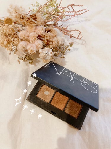 ヴォワヤジュールアイシャドウパレット/NARS/パウダーアイシャドウを使ったクチコミ（3枚目）