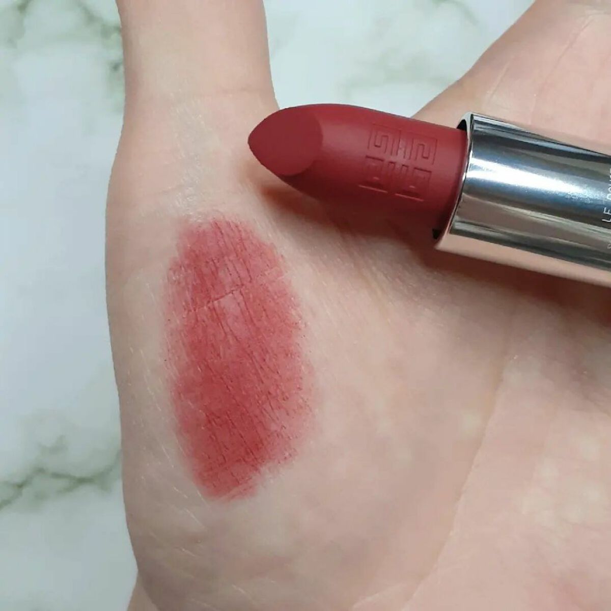 ルージュ・ジバンシイ・シアー・ベルベット/GIVENCHY/口紅を使ったクチコミ(4枚目)