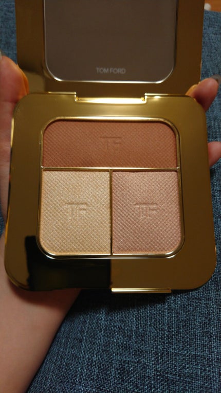 ソレイユ コントゥーリング コンパクト/TOM FORD BEAUTY/パウダーハイライトを使ったクチコミ(2枚目)