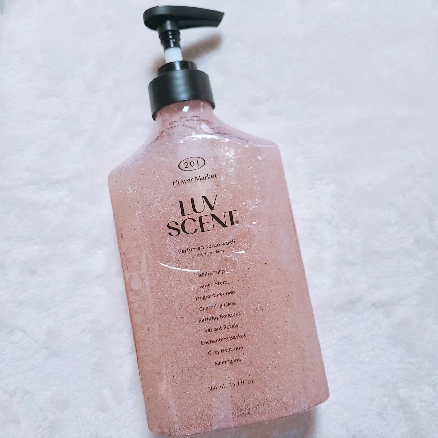 スクラブボディウォッシュ フラワーマーケット ホワイトチューリップ/LUV SCENT/ボディスクラブを使ったクチコミ(2枚目)