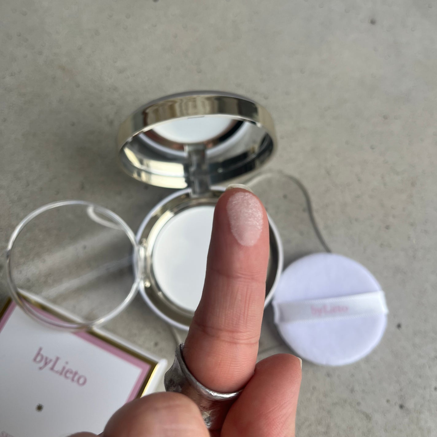 ハイドラセッティングパウダー/byLieto/プレストパウダーを使ったクチコミ(3枚目)