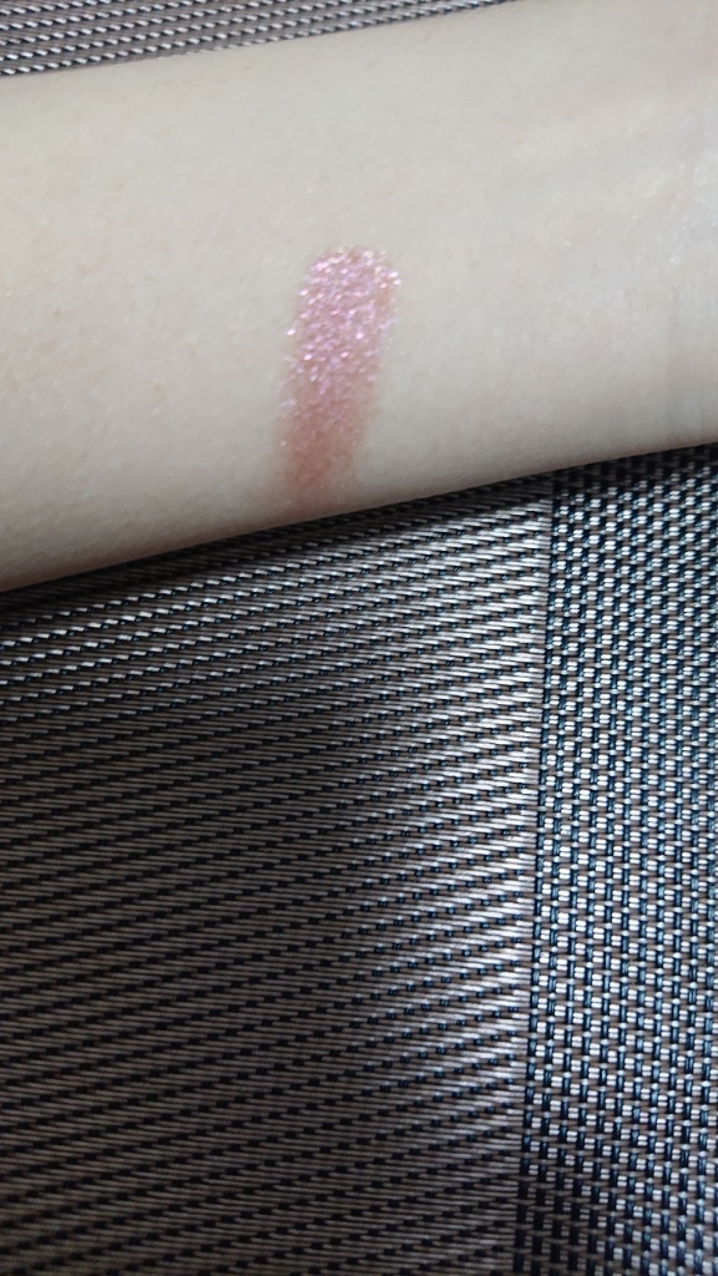 AQ ライトフォーカス/DECORTÉ/単色アイシャドウを使ったクチコミ（2枚目）