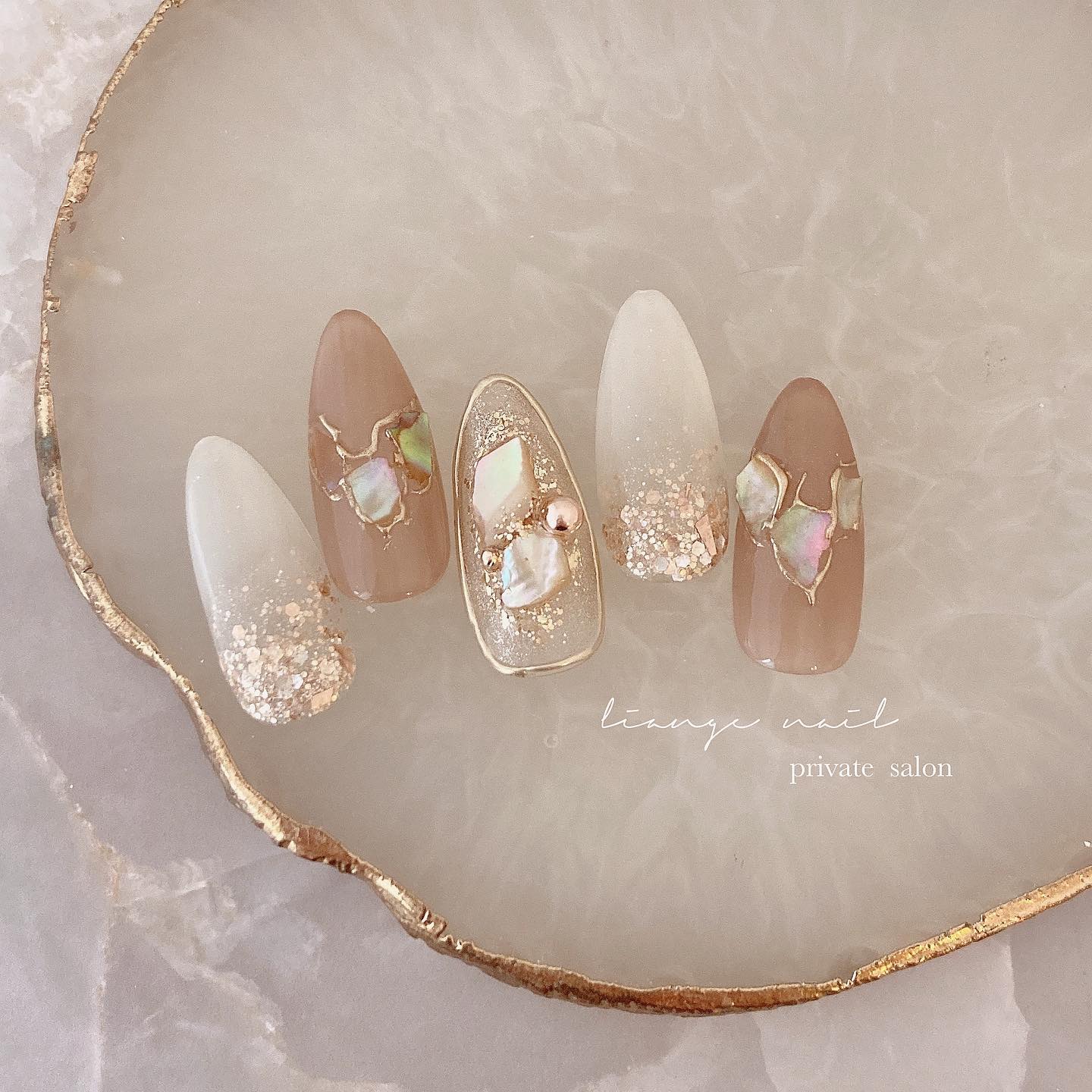 #ネイル,#夏ネイル,#大人ニュアンスネイル,#ニュアンスネイル,#ジェルネイル,#ミラーネイル,#シェルネイルのネイルデザイン