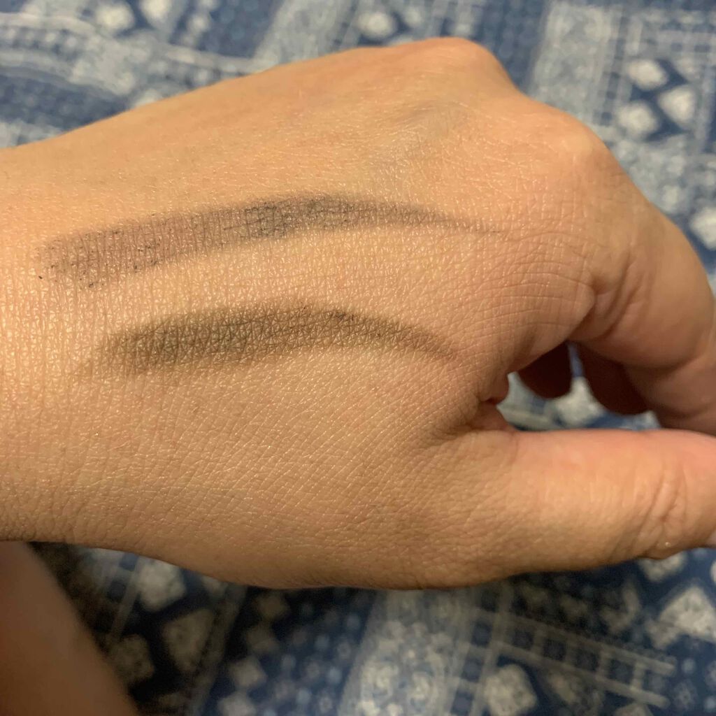 DAISO アイブロウペンシル 美眉革命のクチコミ「最近はﾕｰｱｰｸﾞﾗﾑの細いアイブロウペンシルばっかり活躍中ですが隣にひっそり初見のこちらをは.....」（2枚目）