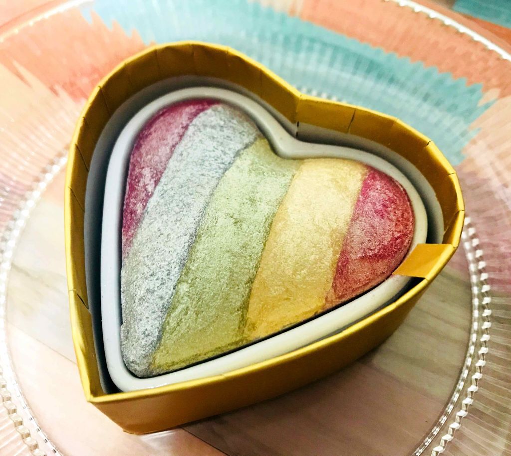 ハートハイライター ユニコーンハート/MAKEUP REVOLUTION/パウダーハイライトを使ったクチコミ(2枚目)