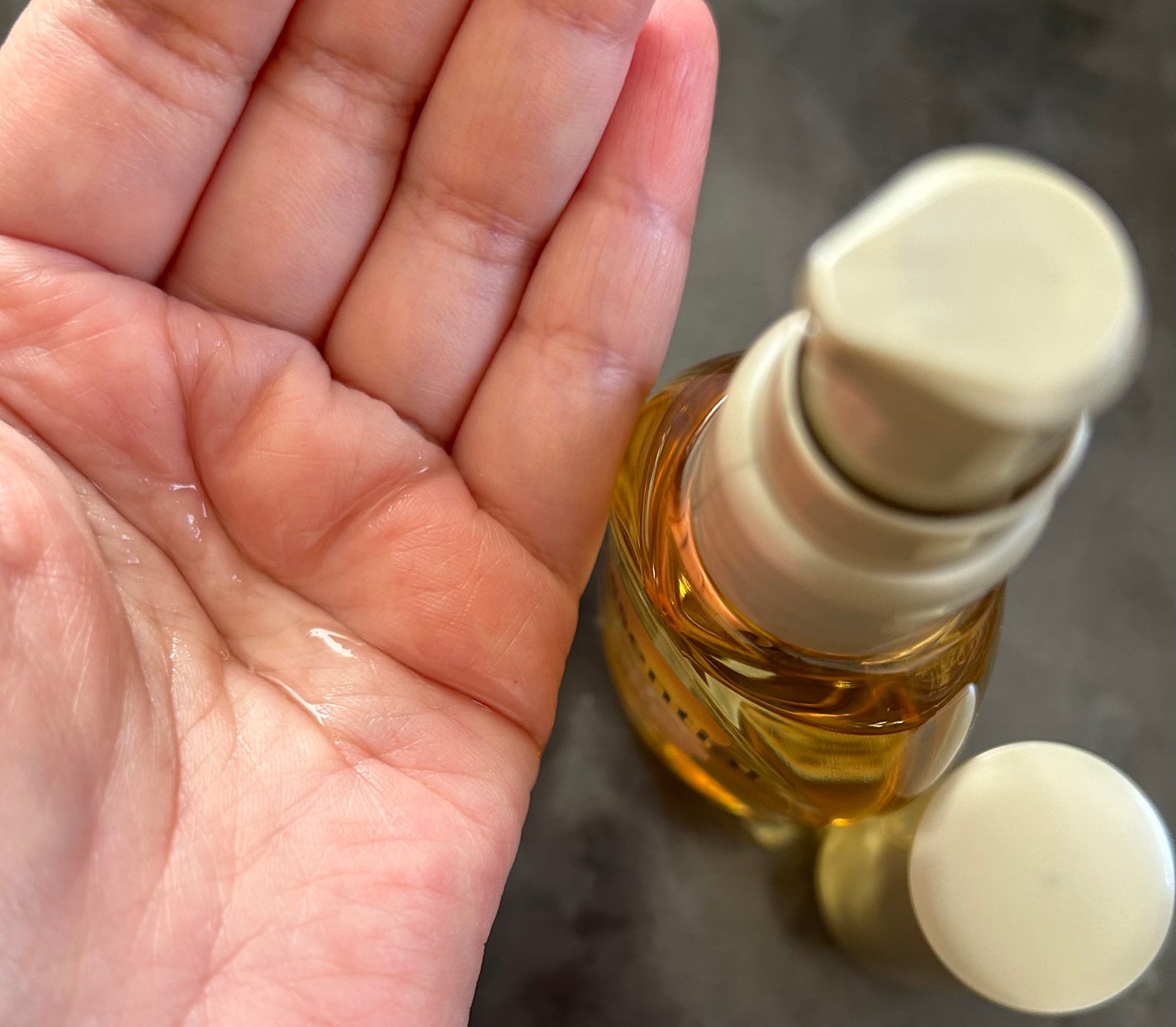 CCオイル/エッセンシャル/ヘアオイルを使ったクチコミ(3枚目)