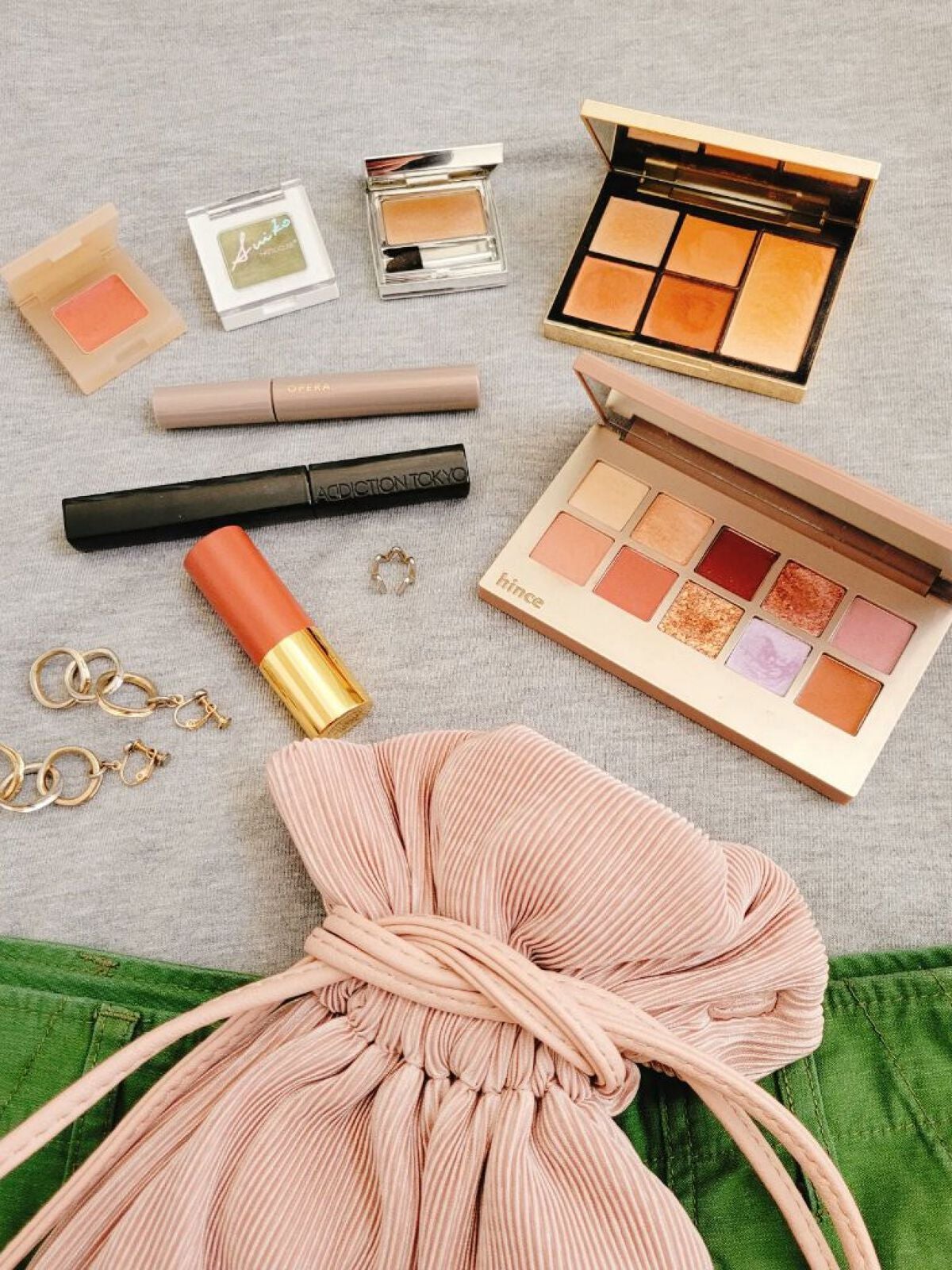 ニューデップスアイシャドウパレット/hince/アイシャドウパレットを使ったクチコミ(2枚目)