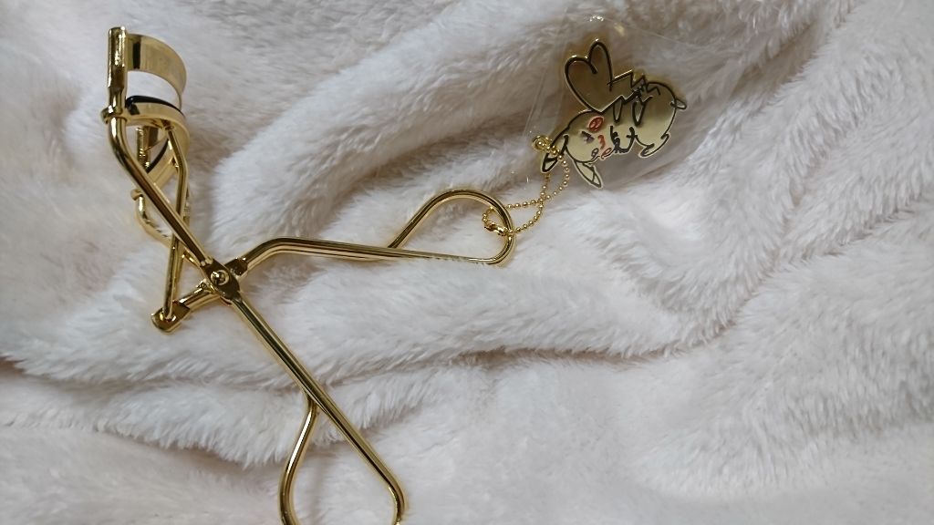 エレクトリック ゴールド ピカシュウ プレミアム アイラッシュカーラー/shu uemura/ビューラーを使ったクチコミ（1枚目）