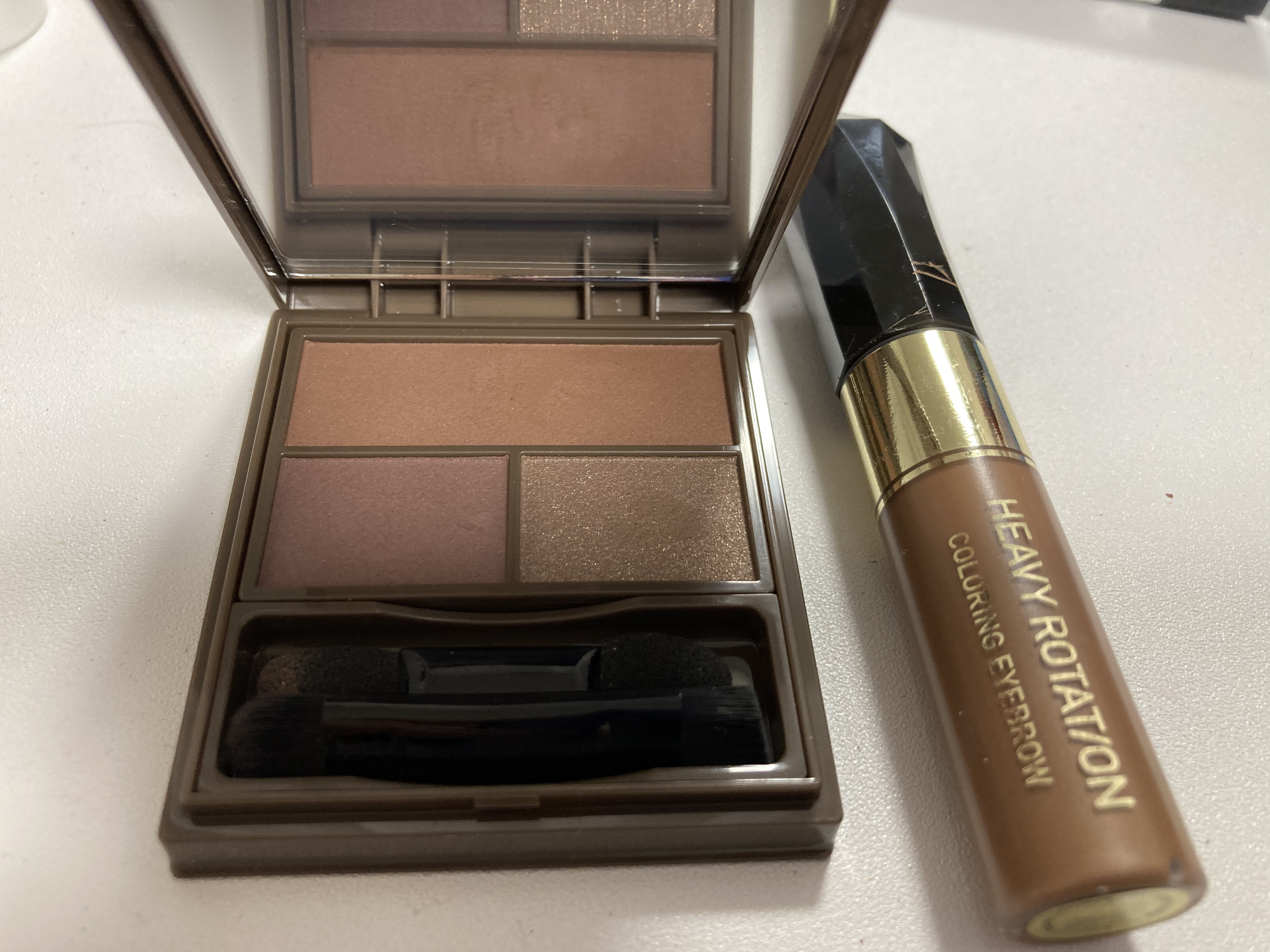 フーミー マルチアイブロウパウダー/WHOMEE/パウダーアイブロウを使ったクチコミ（1枚目）