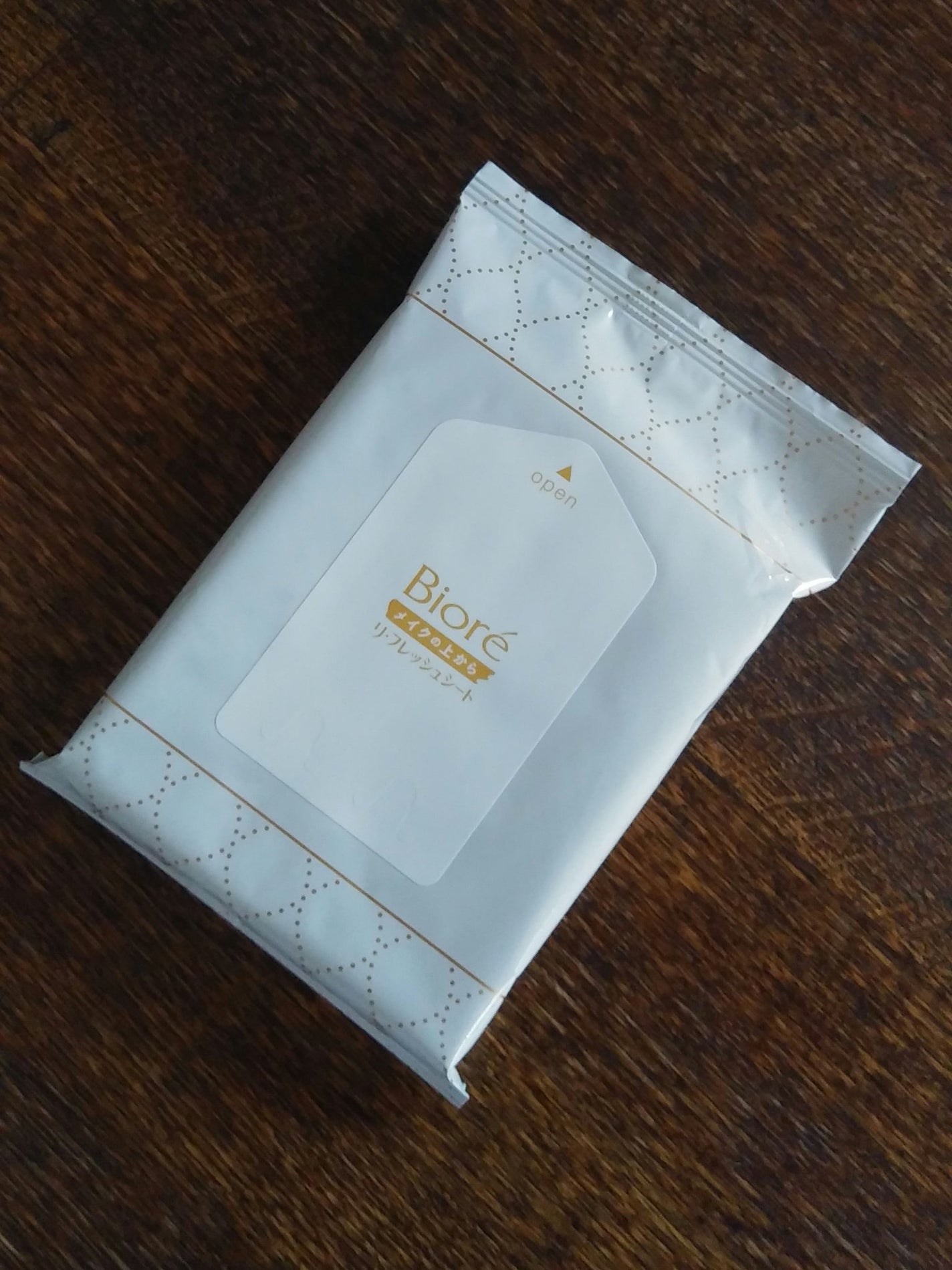 メイクの上からリフレッシュシート/ビオレ/フェイスシートを使ったクチコミ(2枚目)