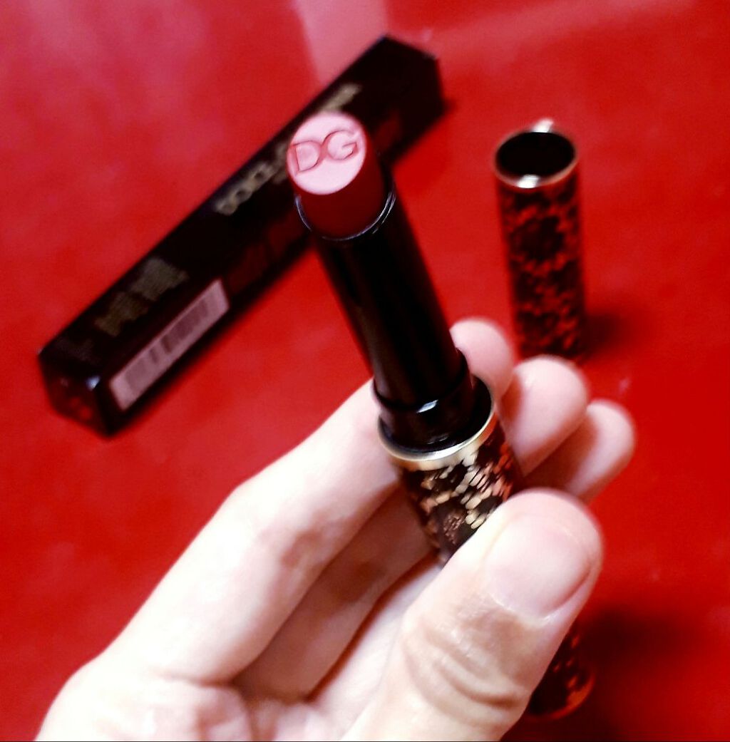 パッションリップ クリームトゥパウダー マットリップペン/DOLCE&GABBANA BEAUTY/口紅を使ったクチコミ(2枚目)