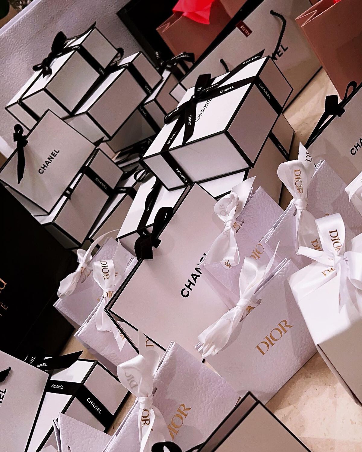 おたゆき on LIPS 「今日はデパコス爆買いしたよん🥹💓デパコスは自分のでもプレゼント..」(3枚目)