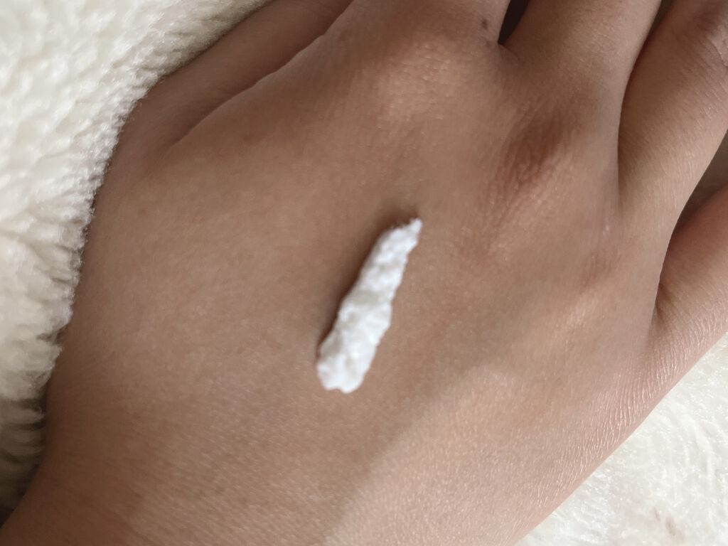 オリーブ ホイップ ハンドクリーム/DHC/ハンドクリームを使ったクチコミ（2枚目）