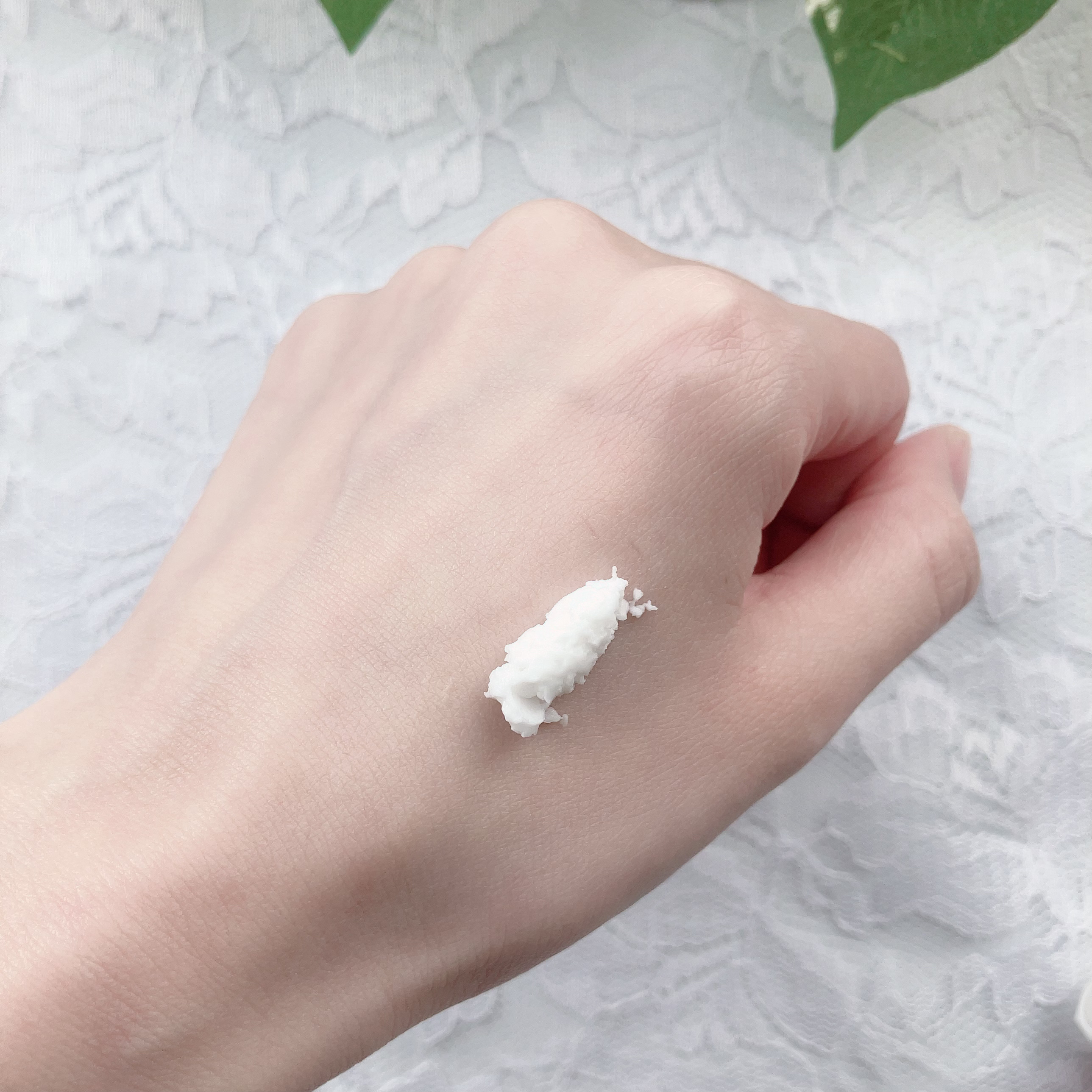 カムクアット スノーシア ハンドクリーム 30ml/L'OCCITANE/ハンドクリームを使ったクチコミ（3枚目）