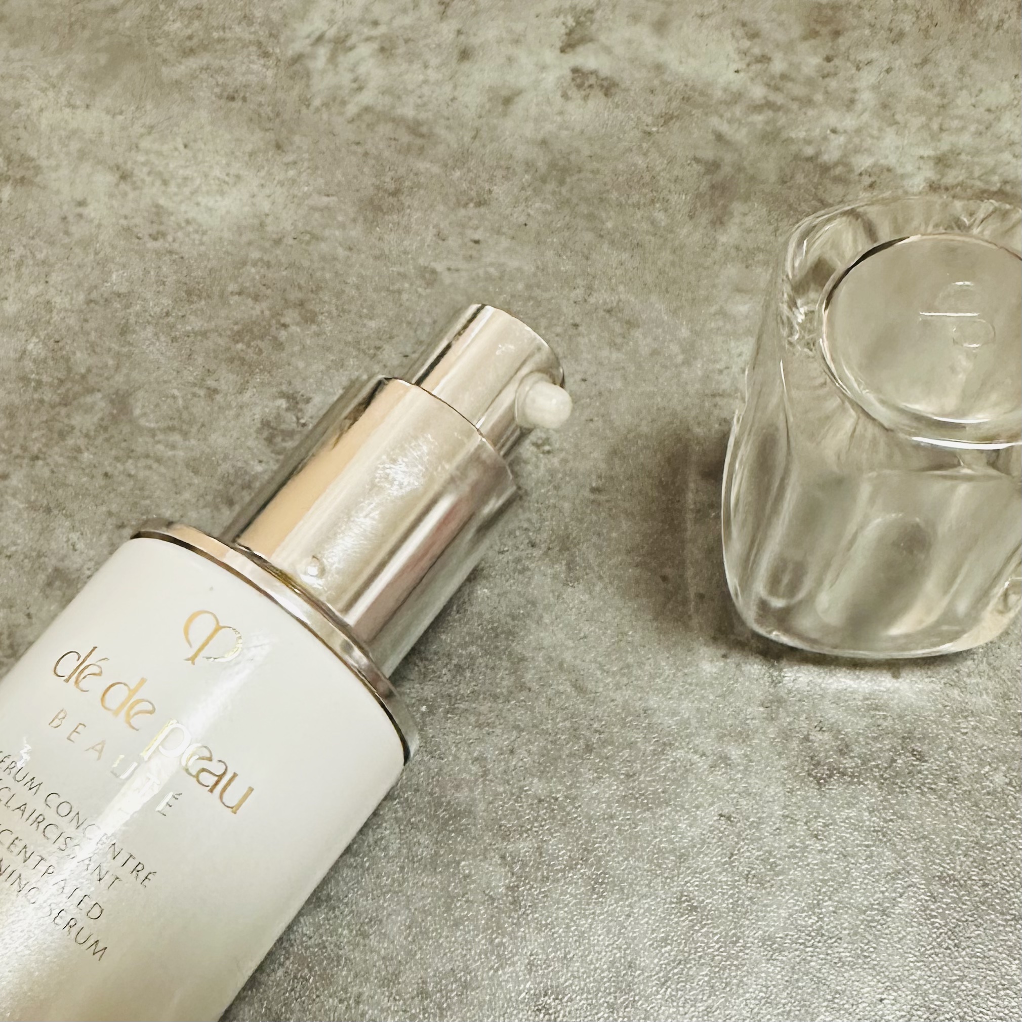 セラムコンサントレエクレルシサンｎ/クレ・ド・ポー ボーテ/美容液を使ったクチコミ（2枚目）