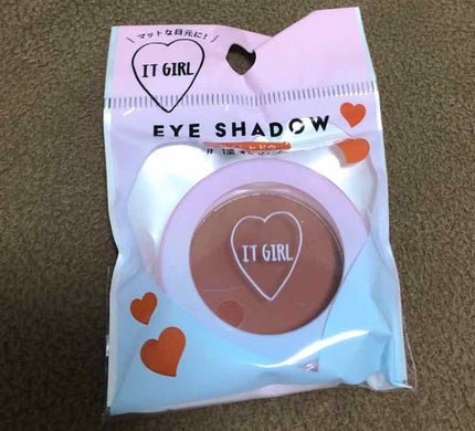 ダイソー×IT GIRL アイシャドウ 憧れの人/DAISO/単色アイシャドウを使ったクチコミ(1枚目)