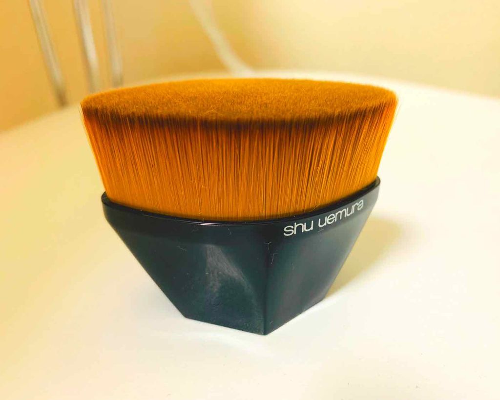 ペタル 55 ファンデーション ブラシ/shu uemura/メイクブラシを使ったクチコミ（1枚目）