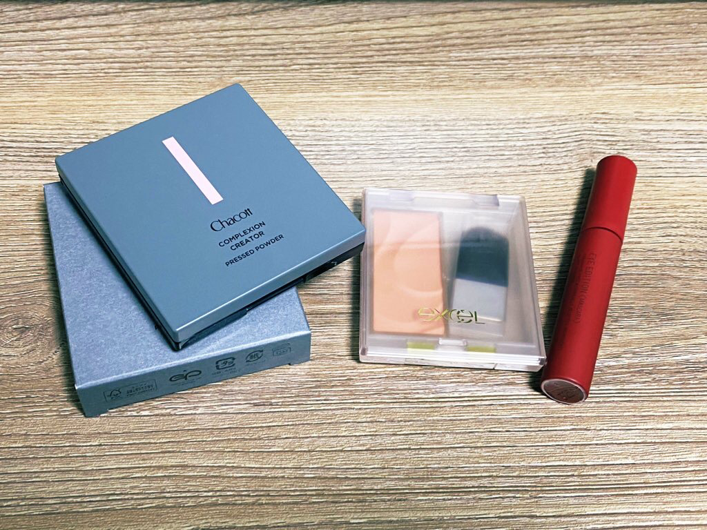 LIPSのポイント消化！

左から
・チャコット・コスメティクス　コンプレクションクリエイター
ラスター002　¥2,750

・excelシームレストーン ブラッシュ
ミモレットSB03　¥1,650

・エテュセ アイエディション　マス