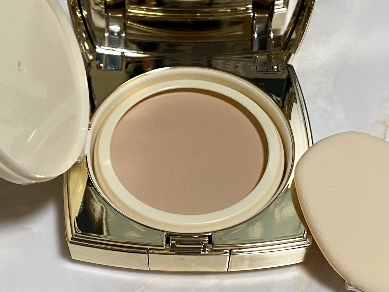 ニューマグネットパクト（ツイードエディション）/CLIO/クッションファンデーションを使ったクチコミ（3枚目）