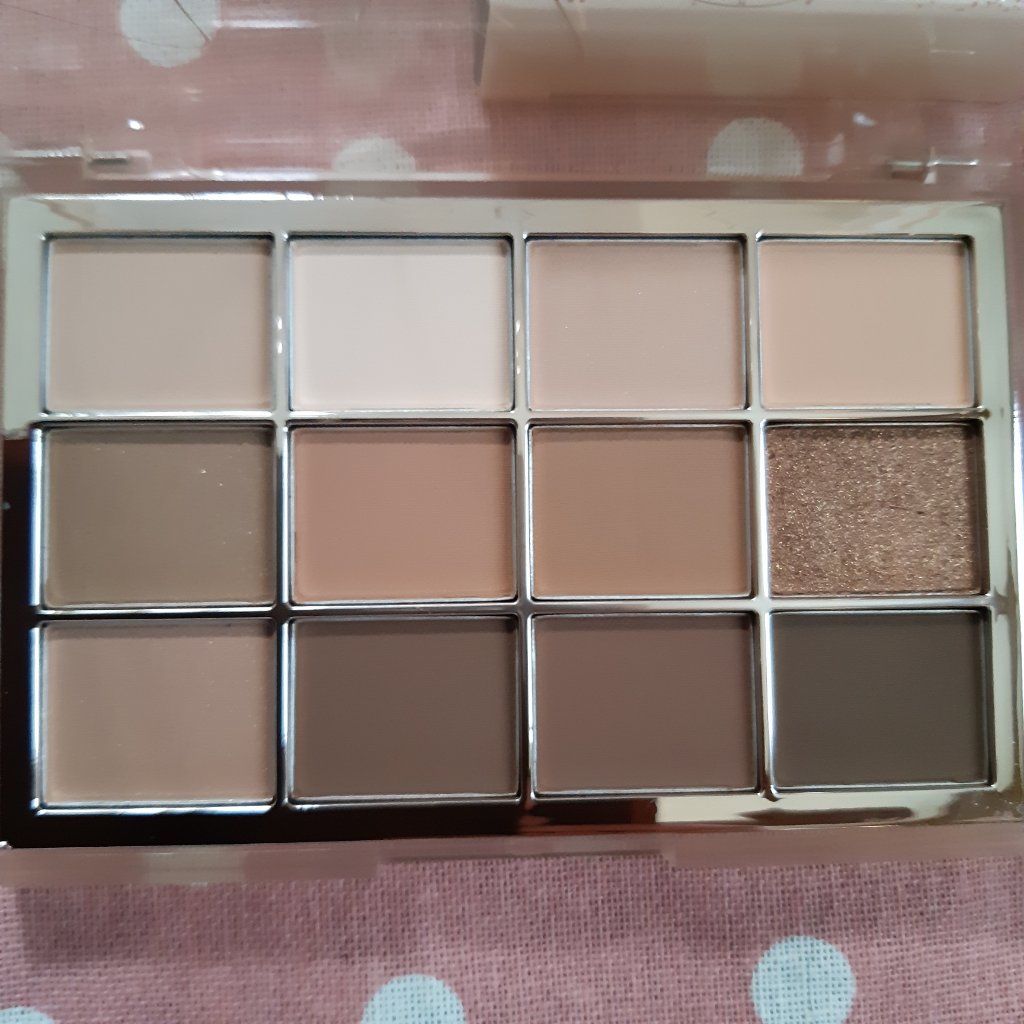 ソフトブラーリングアイパレット 01.バニラブラーリング/wakemake/アイシャドウパレットを使ったクチコミ（2枚目）