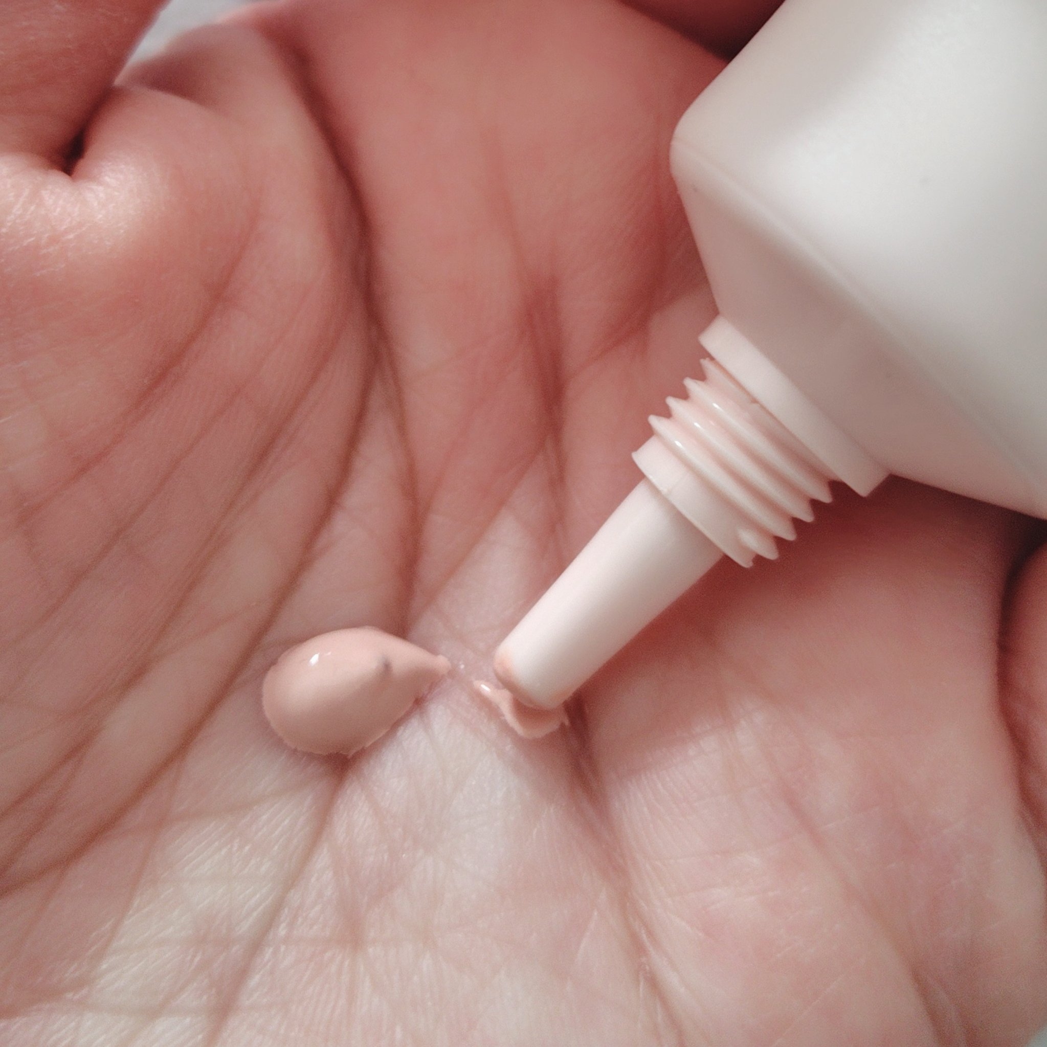 スムースカラーベース 01 ナチュラルピンク/毛穴パテ職人/化粧下地を使ったクチコミ（2枚目）