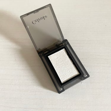 beauty…✎
⁡
☑︎celvoke ヴォランタリーアイズ〈ex16 ミラーグリーン〉
⁡
初めてのグリーンアイシャドウを購入！
自分じゃ中々手に取らなかったカラーですが、タッチアップでミントカラー