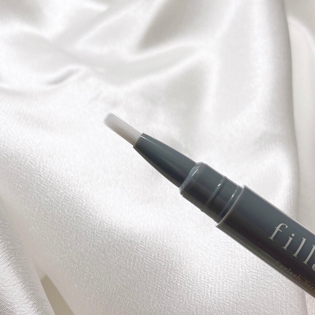 セレ on LIPS 「こだわり美容液でまつげを「引き出す」ケア/୨୧┈┈┈┈┈┈┈┈..」(4枚目)