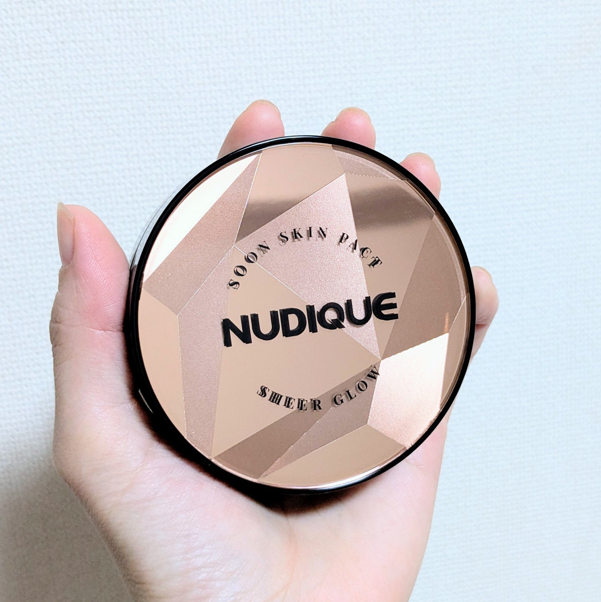 グロウクッションファンデーション/NUDIQUE/クッションファンデーションを使ったクチコミ（2枚目）