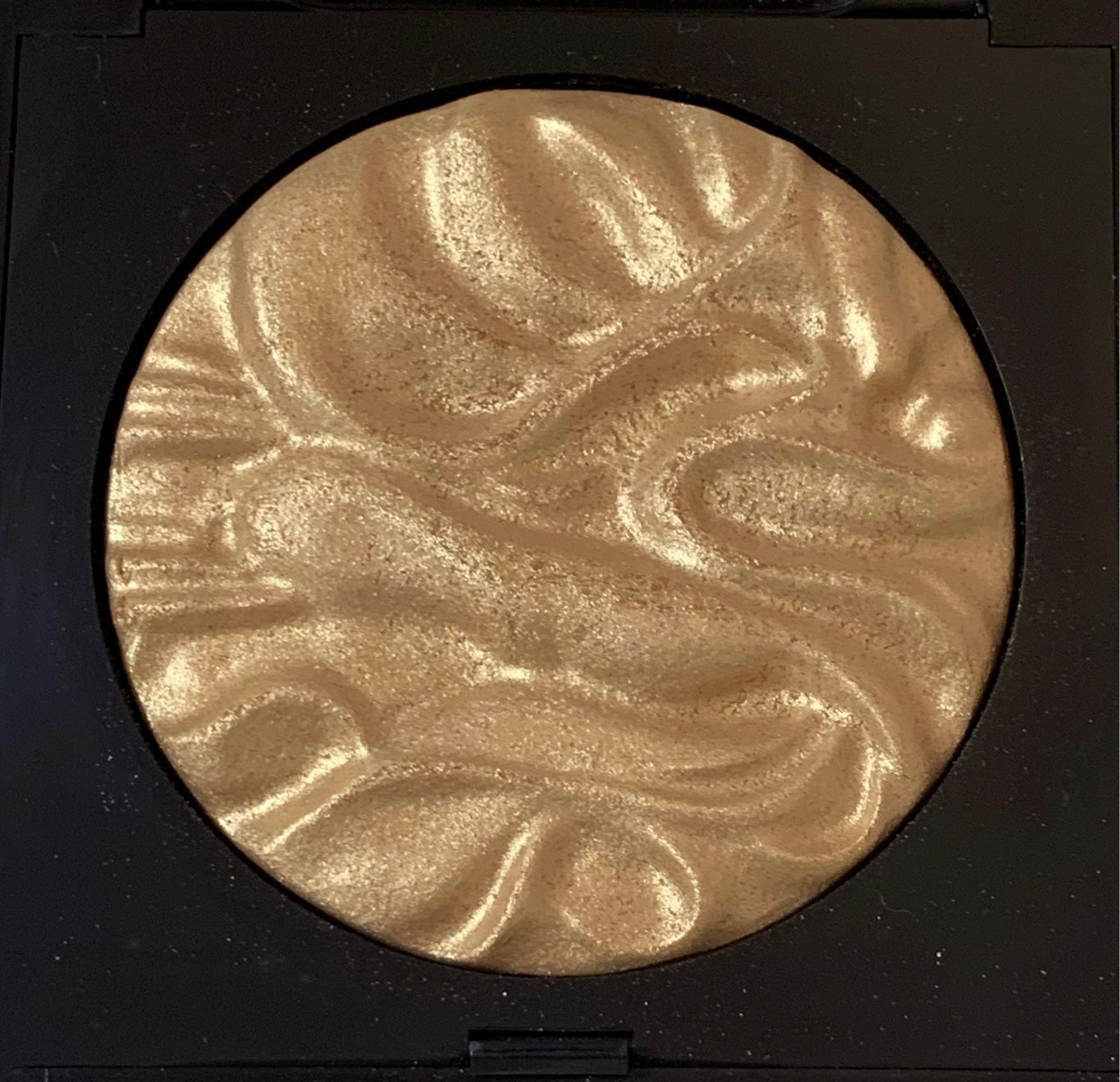 フェイスイルミネーター/ローラ メルシエ/パウダーハイライトを使ったクチコミ(2枚目)