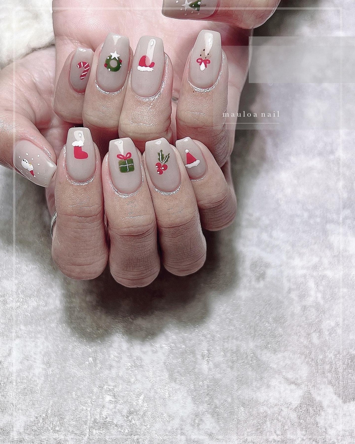 mauloa_nail on LIPS 「・🎄🎅❤️・ネイルやり方動画fantistにて多数更新してます..」(1枚目)