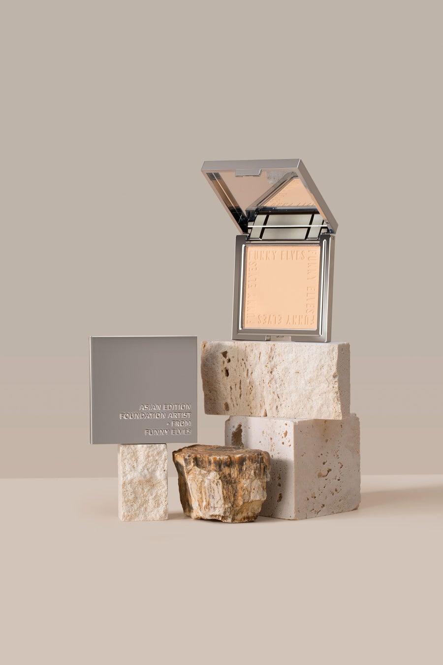 ソフトマットプレストパウダー FUNNY ELVES方里