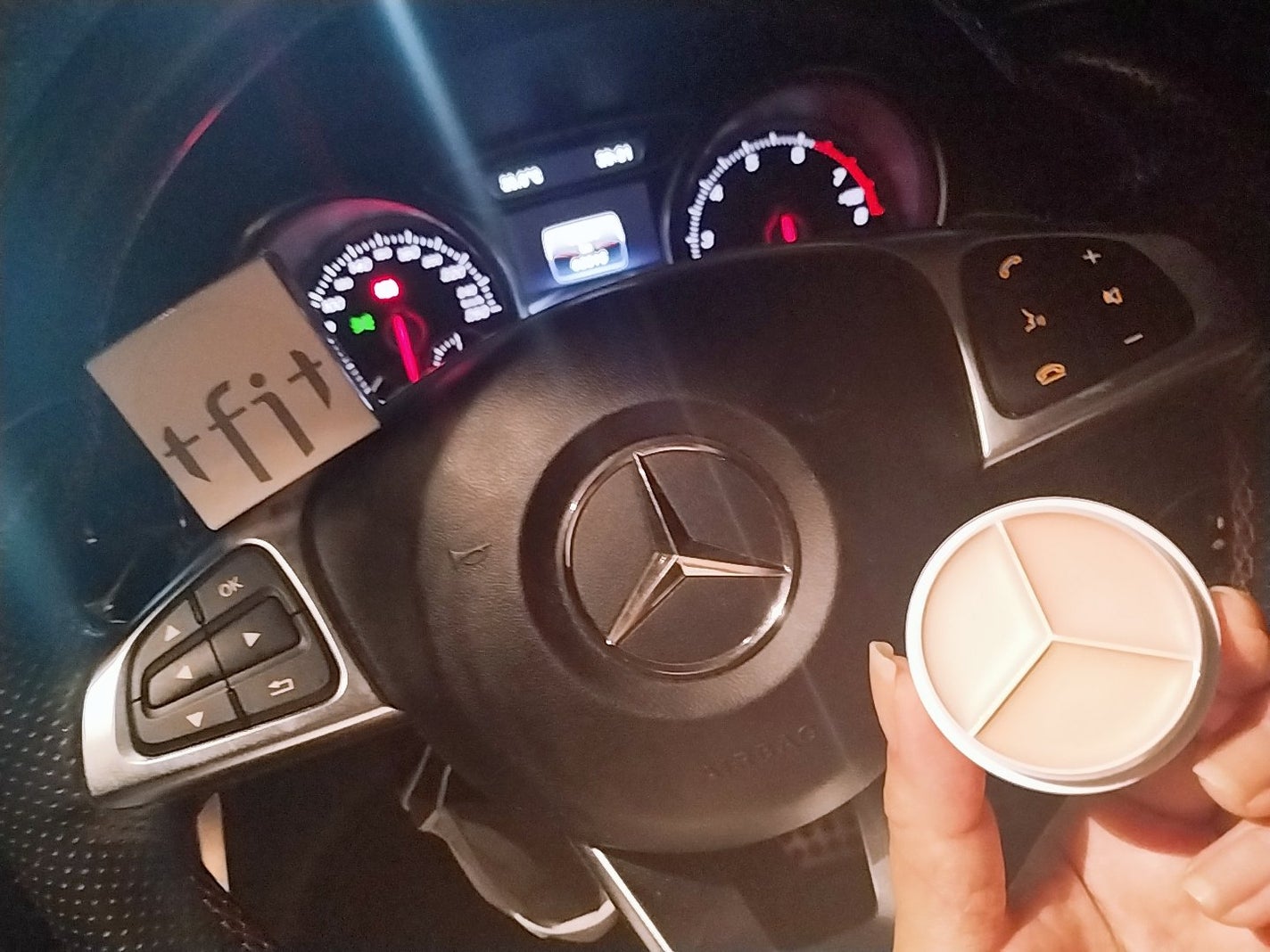 mcgroupakiko on LIPS 「週末は友人宅に遅くまでお邪魔しておりました。旦那様もいらしたの..」(1枚目)