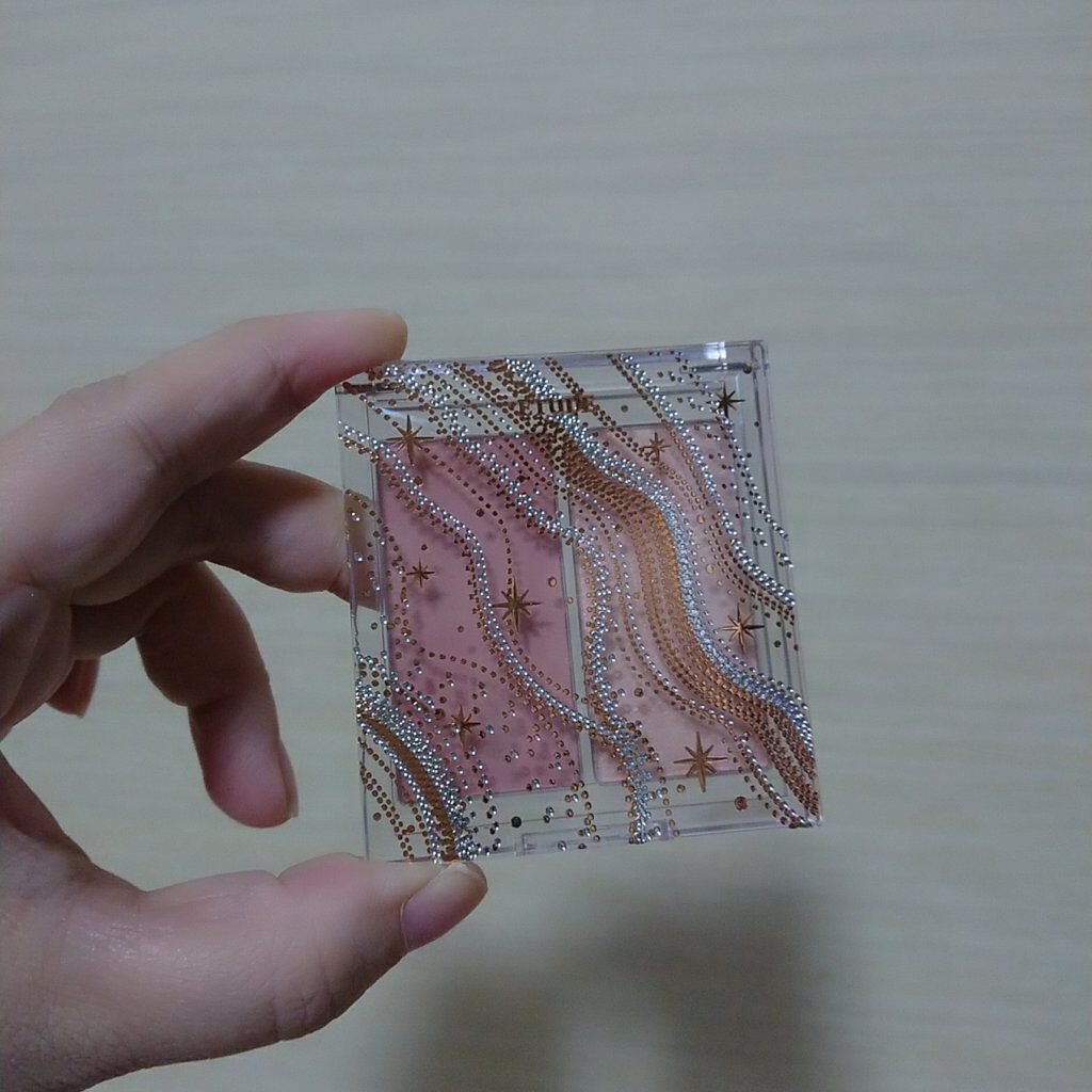 グリッタースノー フェイスパレット レイ/ETUDE/パウダーハイライトを使ったクチコミ（1枚目）