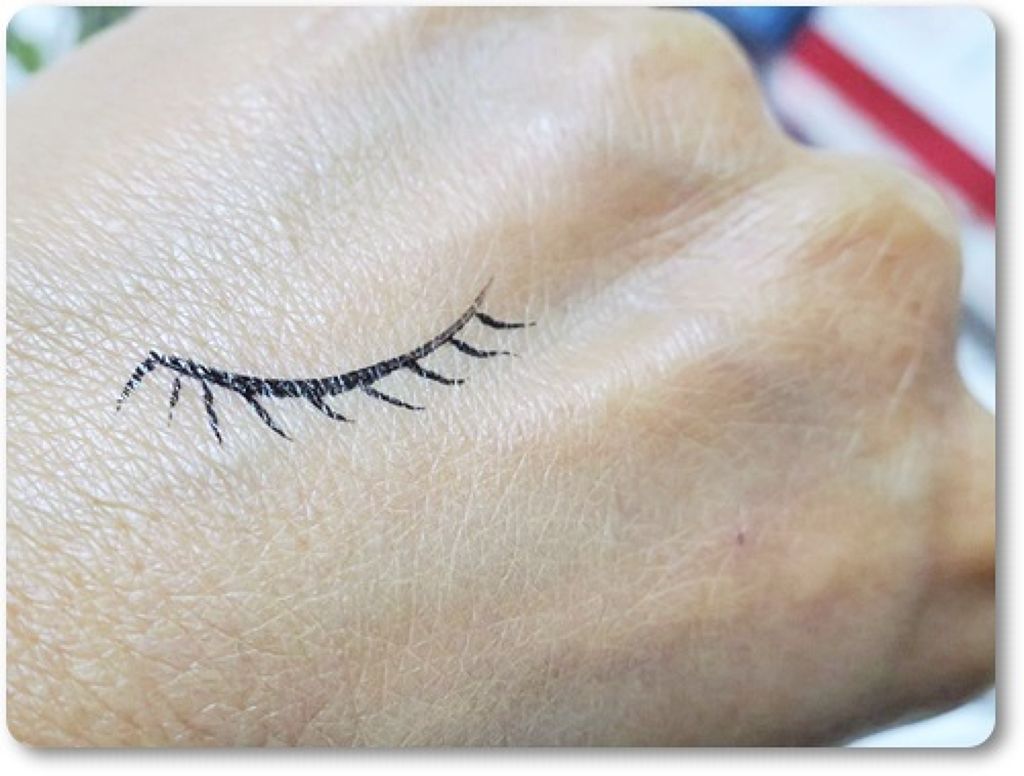 1DAY TATTOO プロキャスト ザ・アイライナー/K-パレット/リキッドアイライナーを使ったクチコミ(2枚目)