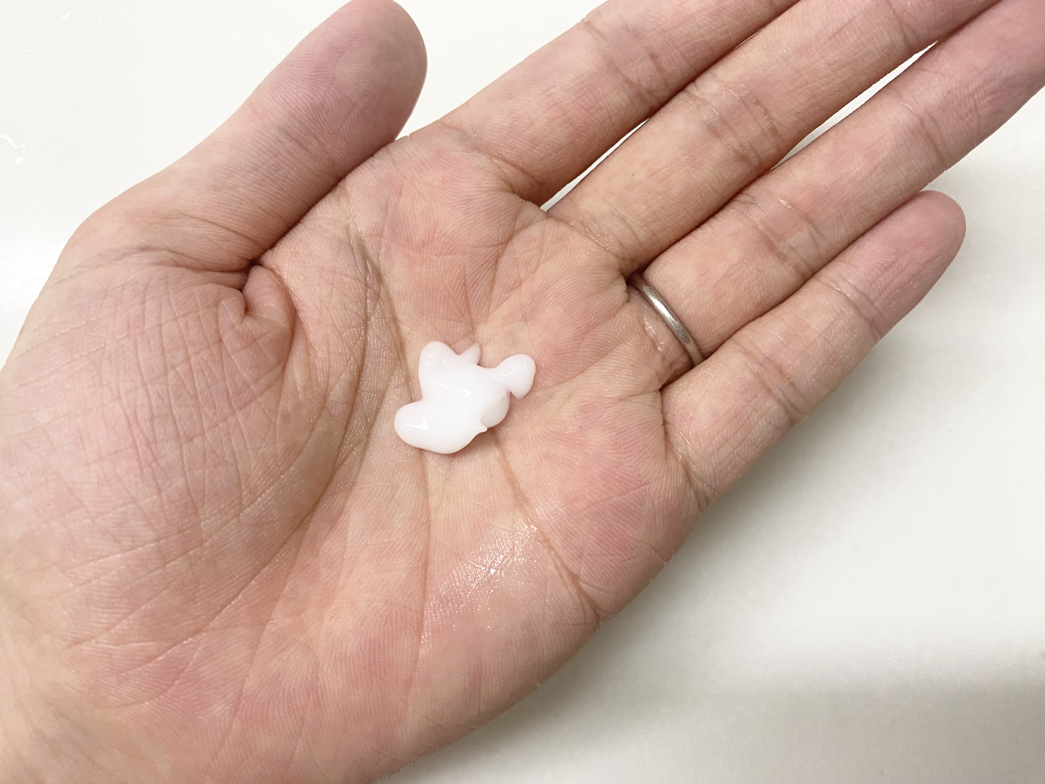 イクモアキュートミルキィオイル/iqumore/ヘアオイルを使ったクチコミ（2枚目）