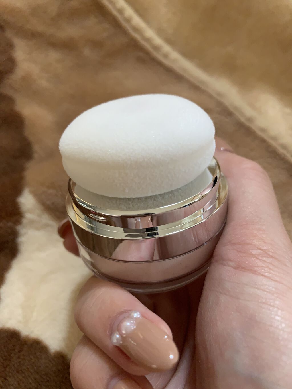 MiMC ナチュラルホワイトニング ミネラルパウダーサンスクリーン（ポンポンタイプ）のクチコミ「ぽふぽふするだけの日焼け止め！！

皆さんおはようございます✨
へむれんさん🍎🍏です

もうそ.....」（3枚目）