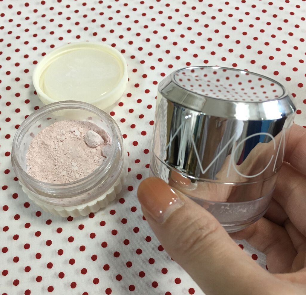 ナチュラルホワイトニング ミネラルパウダーサンスクリーン（ポンポンタイプ）/MiMC/日焼け止めパウダーを使ったクチコミ（1枚目）